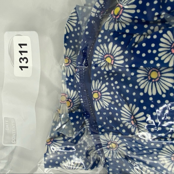 Arizona blue daisy print strapless tankini with side tie bottoms, M - Picture 14 of 15